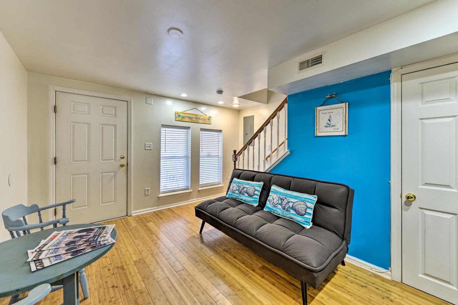Coastal Getaway, Walk to Beach and Attractions! Main image 2